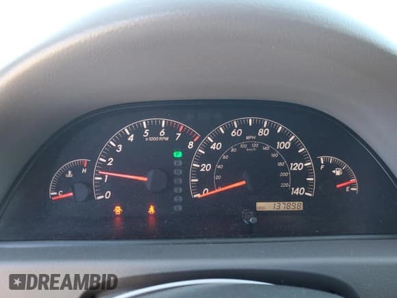 ✅ 2005 Toyota Camry LE • VIN: 4T1BF32K25U611800 • Lot: 92699075. Wystawiony na Copart z przebiegiem 137 898 mil. Bezpłatny archiwum sprzedaży aukcyjnych z USA i szczegółowy raport historii pojazdu na DreamBid. Zdjęcie 9.