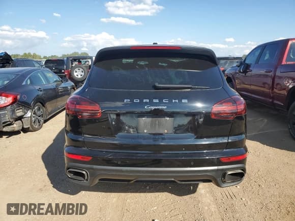 ✅ 2017 Porsche Cayenne • VIN: WP1AA2A24HKA82939 • Lot: 70904905. Wystawiony na Copart z przebiegiem 83 752 mil. Bezpłatny archiwum sprzedaży aukcyjnych z USA i szczegółowy raport historii pojazdu na DreamBid. Zdjęcie 6.