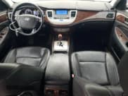 ✅ 2010 Hyundai Genesis • VIN: KMHGC4DE0AU095457 • Lot: 89697535. Wystawiony na Copart z przebiegiem 160 918 mil. Bezpłatny archiwum sprzedaży aukcyjnych z USA i szczegółowy raport historii pojazdu na DreamBid. Zdjęcie 8.