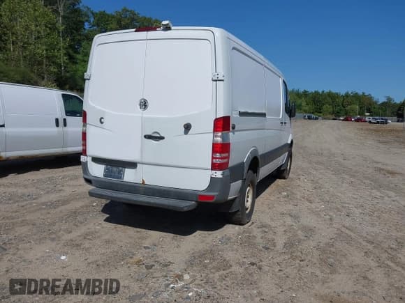 ✅ 2015 Mercedes-Benz Sprinter • VIN: WD3FE7CC1FP169044 • Лот: 43135315. Опубликован ранее на IAAI с пробегом 471 660 миль. Бесплатный доступ к архиву аукционных продаж из США и подробный отчёт об истории автомобиля на DreamBid. Изображение 4.