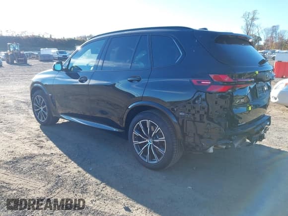 ✅ 2025 BMW X5 xDrive40i • VIN: 5UX23EU03S9Z28664 • Lot: 43433952. Listed on IAAI with 10,644 mi. Free auction sales archive from the USA and detailed vehicle history report at DreamBid. Image 3.