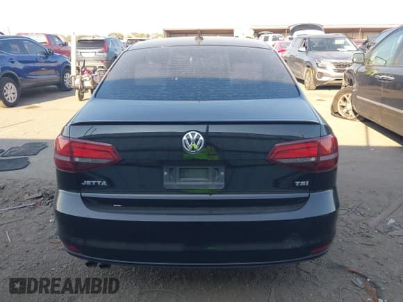 ✅ 2016 Volkswagen Jetta Sport • VIN: 3VWD17AJ0GM267819 • Лот: 43351176. Опубликован ранее на IAAI с пробегом 102 848 миль. Бесплатный доступ к архиву аукционных продаж из США и подробный отчёт об истории автомобиля на DreamBid. Изображение 17.