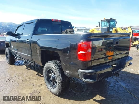 ✅ 2015 Chevrolet Silverado 1500 High Country • VIN: 3GCUKTEJ6FG272653 • Лот: 41820225. Опубликован ранее на IAAI с пробегом 130 953 миль. Бесплатный доступ к архиву аукционных продаж из США и подробный отчёт об истории автомобиля на DreamBid. Изображение 3.