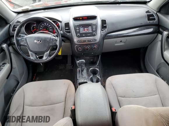 ✅ 2014 Kia Sorento LX • VIN: 5XYKTCA64EG505805 • Лот: 93074435. Опубликован ранее на Copart с пробегом 156 694 миль. Бесплатный доступ к архиву аукционных продаж из США и подробный отчёт об истории автомобиля на DreamBid. Изображение 8.