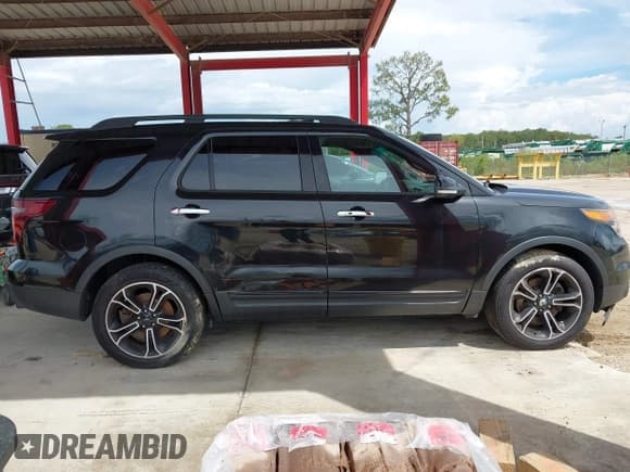 ✅ 2014 Ford Explorer Sport • VIN: 1FM5K8GT6EGB08163 • Lot: 43133470. Listed on IAAI with 220,186 mi. Free auction sales archive from the USA and detailed vehicle history report at DreamBid. Image 13.