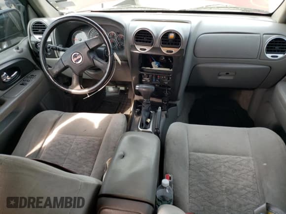 ✅ 2006 GMC Envoy SLE • VIN: 1GKET16S666163094 • Lot: 53729765. Wystawiony na Copart z przebiegiem 213 906 mil. Bezpłatny archiwum sprzedaży aukcyjnych z USA i szczegółowy raport historii pojazdu na DreamBid. Zdjęcie 8.