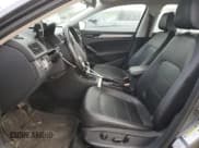 ✅ 2015 Volkswagen Passat S • VIN: 1VWAT7A39FC109817 • Lot: 89723115. Wystawiony na Copart z przebiegiem 113 011 mil. Bezpłatny archiwum sprzedaży aukcyjnych z USA i szczegółowy raport historii pojazdu na DreamBid. Zdjęcie 7.