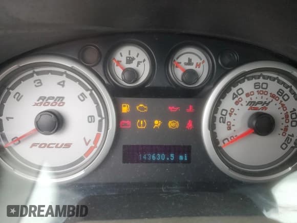 ✅ 2008 Ford Focus SE • VIN: 1FAHP35N08W294387 • Lot: 85959185. Wystawiony na Copart z przebiegiem 143 630 mil. Bezpłatny archiwum sprzedaży aukcyjnych z USA i szczegółowy raport historii pojazdu na DreamBid. Zdjęcie 9.