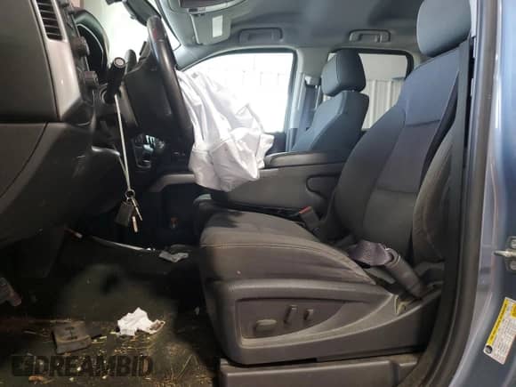 2015 Chevrolet Silverado 1500 LT z VIN 1GCVKRECXFZ429352, wystawiony jako Copart lot #59278335 z przebiegiem 69 532 mil mil oraz Szkoda całkowita • Salvage title. Historia ofert i sprzedaży dostępna na DreamBid. Obrazek 7.