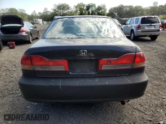 ✅ 2002 Honda Accord SE • VIN: 1HGCG56722A157974 • Lot: 71548755. Listed on Copart with 261,809 mi. Free auction sales archive from the USA and detailed vehicle history report at DreamBid. Image 6.
