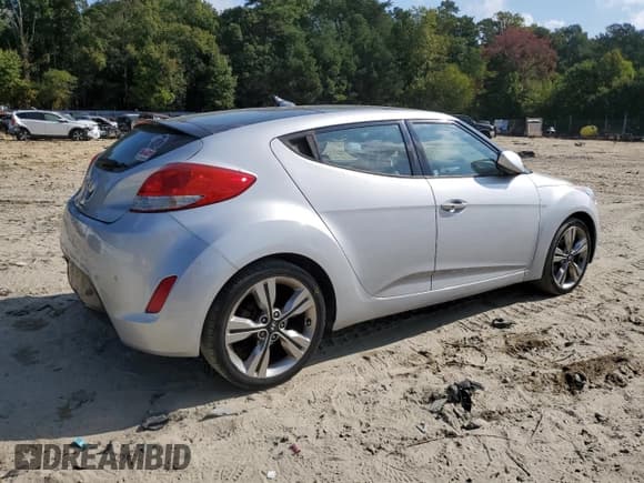 ✅ 2016 Hyundai Veloster • VIN: KMHTC6AD8GU272996 • Lot: 70380414. Wystawiony na Copart z przebiegiem 86 498 mil. Bezpłatny archiwum sprzedaży aukcyjnych z USA i szczegółowy raport historii pojazdu na DreamBid. Zdjęcie 3.