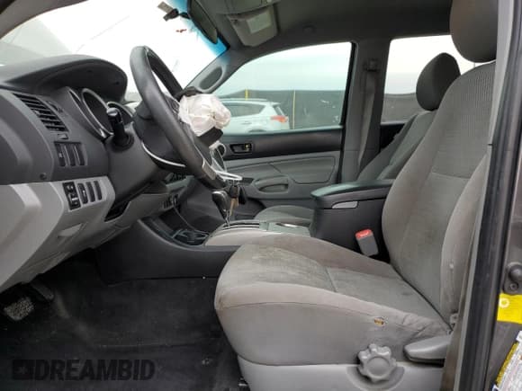 ✅ 2014 Toyota Tacoma PreRunner • VIN: 5TFJU4GN7EX055352 • Lot: 86549675. Listed on Copart with 289,684 mi. Free auction sales archive from the USA and detailed vehicle history report at DreamBid. Image 7.