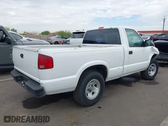 ✅ 2001 Chevrolet S-10 • VIN: 1GCCS14W318248953 • Lot: 42022688. Listed on IAAI with 263,755 mi. Free auction sales archive from the USA and detailed vehicle history report at DreamBid. Image 4.