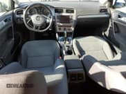 ✅ 2016 Volkswagen Golf TSI S • VIN: 3VWC17AU2GM517499 • Lot: 92042405. Wystawiony na Copart z przebiegiem 139 014 mil. Bezpłatny archiwum sprzedaży aukcyjnych z USA i szczegółowy raport historii pojazdu na DreamBid. Zdjęcie 8.