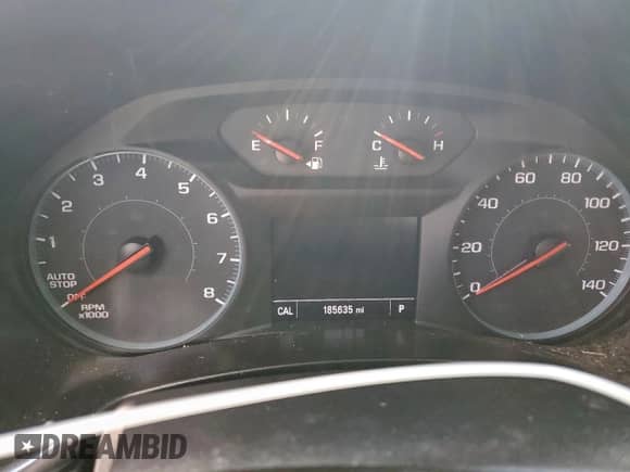 2018 Chevrolet Equinox LT z VIN 2GNAXJEV9J6156273, wystawiony jako Copart lot #84373745 z przebiegiem 185 635 mil mil oraz Szkoda całkowita • Salvage title. Historia ofert i sprzedaży dostępna na DreamBid. Obrazek 9.