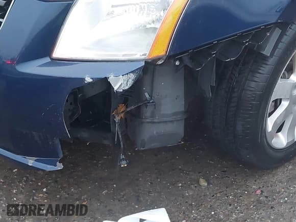 ✅ 2008 Nissan Sentra S • VIN: 3N1AB61EX8L626054 • Lot: 43708130. Wystawiony na IAAI z przebiegiem 185 701 mil. Bezpłatny archiwum sprzedaży aukcyjnych z USA i szczegółowy raport historii pojazdu na DreamBid. Zdjęcie 6.