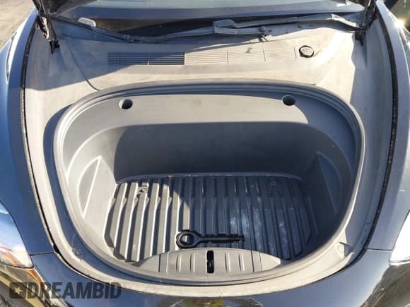 ✅ 2021 Tesla Model 3 Standard Range Plus • VIN: 5YJ3E1EA4MF982032 • Lot: 42271923. Wystawiony na IAAI z przebiegiem 46 651 mil. Bezpłatny archiwum sprzedaży aukcyjnych z USA i szczegółowy raport historii pojazdu na DreamBid. Zdjęcie 10.