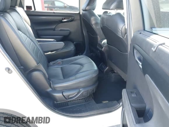 ✅ 2020 Toyota Highlander Hybrid XLE • VIN: 5TDGBRCH8LS507793 • Lot: 43505365. Listed on IAAI with 153,748 mi. Free auction sales archive from the USA and detailed vehicle history report at DreamBid. Image 8.