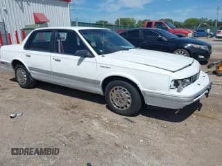✅ 1994 Oldsmobile Cutlass Ciera S • VIN: 1G3AG55M3R6422282 • Lot: 42851257. Wystawiony na IAAI z przebiegiem 119 796 mil. Bezpłatny archiwum sprzedaży aukcyjnych z USA i szczegółowy raport historii pojazdu na DreamBid. Zdjęcie 1.