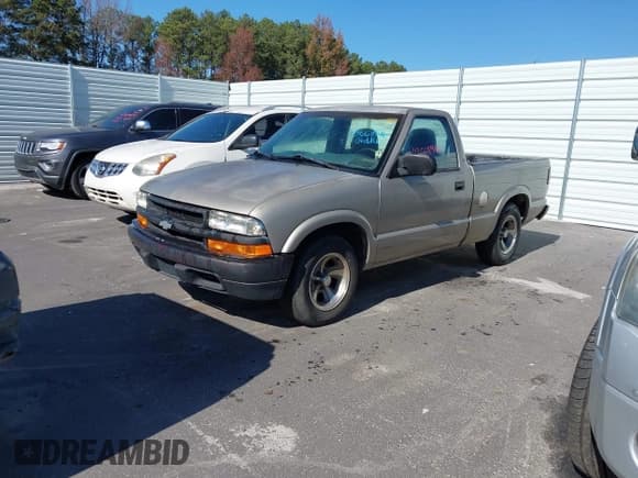 ✅ 1998 Chevrolet S-10 • VIN: 1GCCS1441WK230265 • Lot: 43668946. Wystawiony na IAAI z przebiegiem 170 162 mil. Bezpłatny archiwum sprzedaży aukcyjnych z USA i szczegółowy raport historii pojazdu na DreamBid. Zdjęcie 2.