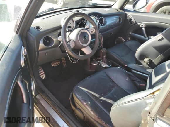 ✅ 2007 MINI Convertible S • VIN: WMWRH33537TL93992 • Lot: 74872784. Listed on Copart with Not provided. Free auction sales archive from the USA and detailed vehicle history report at DreamBid. Image 8.