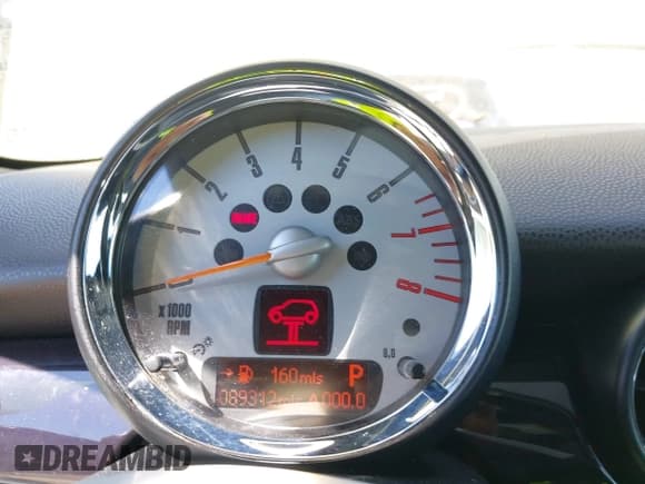 ✅ 2010 MINI Hardtop • VIN: WMWMF3C55ATZ25184 • Lot: 43063356. Wystawiony na IAAI z przebiegiem 89 312 mil. Bezpłatny archiwum sprzedaży aukcyjnych z USA i szczegółowy raport historii pojazdu na DreamBid. Zdjęcie 7.