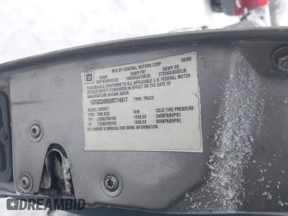 ✅ 1999 GMC Sierra 2500 • VIN: 1GTGC24R5XR714917 • Lot: 41342873. Wystawiony na IAAI z przebiegiem 147 666 mil. Bezpłatny archiwum sprzedaży aukcyjnych z USA i szczegółowy raport historii pojazdu na DreamBid. Zdjęcie 9.