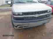 2002 Chevrolet Silverado 1500 LS z VIN 1GCEK14V02Z189954, wystawiony jako IAAI lot #42536149 z przebiegiem 223 924 mil mil oraz . Historia ofert i sprzedaży dostępna na DreamBid. Obrazek 14.