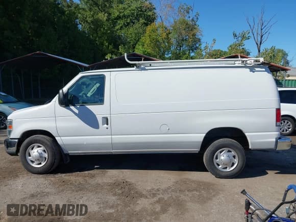 ✅ 2014 Ford Econoline Cargo Commercial • VIN: 1FTNE2EL2EDA34852 • Lot: 43391829. Wystawiony na IAAI z przebiegiem 148 163 mil. Bezpłatny archiwum sprzedaży aukcyjnych z USA i szczegółowy raport historii pojazdu na DreamBid. Zdjęcie 14.