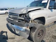 ✅ 2005 Chevrolet Silverado 2500HD LS • VIN: 1GCHK232X5F834481 • Lot: 43302751. Wystawiony na IAAI z przebiegiem 196 320 mil. Bezpłatny archiwum sprzedaży aukcyjnych z USA i szczegółowy raport historii pojazdu na DreamBid. Zdjęcie 6.