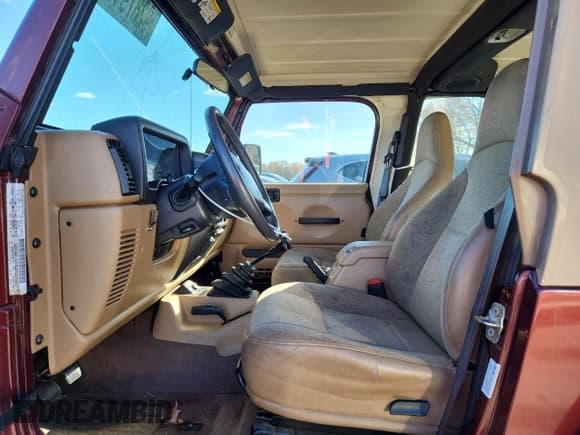 ✅ 2001 Jeep Wrangler Sport • VIN: 1J4FA49S61P325399 • Лот: 92879195. Опубликован ранее на Copart с пробегом 195 636 миль. Бесплатный доступ к архиву аукционных продаж из США и подробный отчёт об истории автомобиля на DreamBid. Изображение 7.