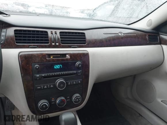 ✅ 2014 Chevrolet Impala LS • VIN: 2G1WA5E34E1176884 • Lot: 43670350. Listed on IAAI with 218,818 mi. Free auction sales archive from the USA and detailed vehicle history report at DreamBid. Image 13.