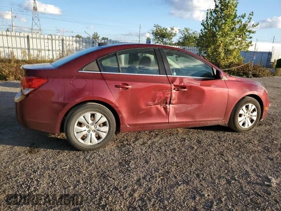 ✅ 2016 Chevrolet Cruze LT • VIN: 1G1PE5SB4G7157617 • Lot: 81453765. Listed on Copart with 122,226 mi. Free auction sales archive from the USA and detailed vehicle history report at DreamBid. Image 3.