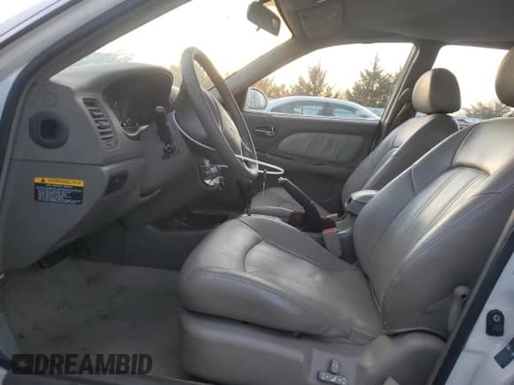 2003 Hyundai Sonata GLS с VIN KMHWF35HX3A756776, выставлен на аукционе Copart как лот 86134954 с пробегом 100 605 миль миль и Списание • Salvage title. История ставок и продаж доступна на DreamBid. Изображение 7.