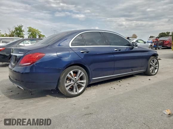 ✅ 2019 Mercedes-Benz C 300 • VIN: 55SWF8EB5KU303960 • Lot: 95763565. Listed on Copart with 63,632 mi. Free auction sales archive from the USA and detailed vehicle history report at DreamBid. Image 3.