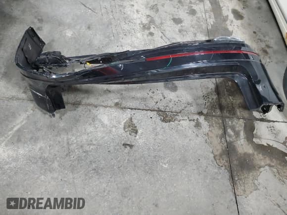 ✅ 2024 Volkswagen Atlas SEL Premium R-Line • VIN: 1V2FR2CAXRC612829 • Lot: 66607675. Listed on Copart with 21,547 mi. Free auction sales archive from the USA and detailed vehicle history report at DreamBid. Image 13.