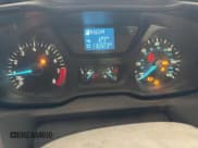 ✅ 2017 Ford Transit • VIN: 1FTYE9ZM8HKA10984 • Lot: 55094735. Wystawiony na Copart z przebiegiem 116 923 mil. Bezpłatny archiwum sprzedaży aukcyjnych z USA i szczegółowy raport historii pojazdu na DreamBid. Zdjęcie 8.