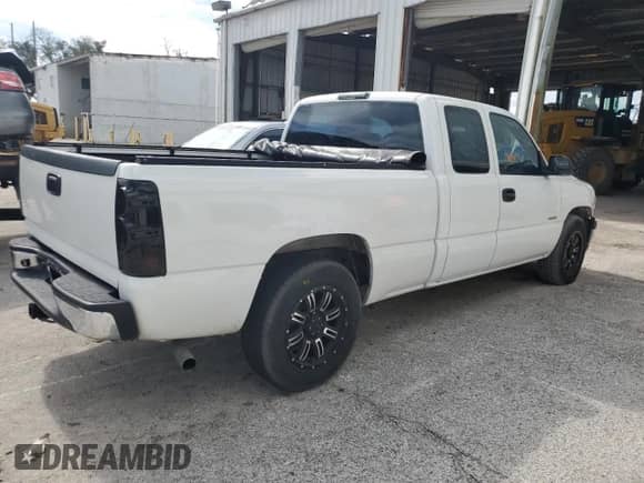 ✅ 2002 Chevrolet Silverado 1500 • VIN: 2GCEC19W521137601 • Lot: 73087944. Wystawiony na Copart z przebiegiem 182 363 mil mil. Skorzystaj z bezpłatnego archiwum sprzedaży aukcyjnych z USA i zobacz szczegółowy raport historii pojazdu na DreamBid. Zdjęcie 3.