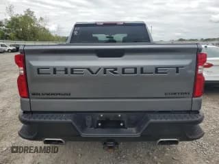 ✅ 2021 Chevrolet Silverado 1500 Custom Trail Boss • VIN: 3GCPYCEF9MG136067 • Lot: 74227774. Wystawiony na Copart z przebiegiem 59 888 mil. Bezpłatny archiwum sprzedaży aukcyjnych z USA i szczegółowy raport historii pojazdu na DreamBid. Zdjęcie 6.