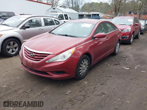 ✅ 2013 Hyundai Sonata GL • VIN: 5NPEB4AC9DH590482 • Lot: 41729895. Listed on IAAI with 194,151 mi. Free auction sales archive from the USA and detailed vehicle history report at DreamBid. Image 2.
