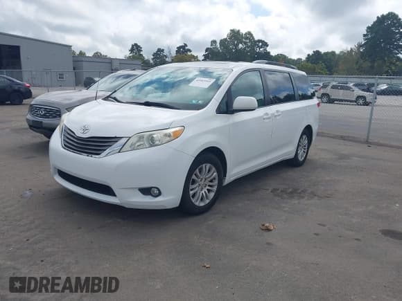 ✅ 2012 Toyota Sienna XLE AAS • VIN: 5TDYK3DC1CS216301 • Лот: 43403941. Опубликован ранее на IAAI с пробегом 167 027 миль. Бесплатный доступ к архиву аукционных продаж из США и подробный отчёт об истории автомобиля на DreamBid. Изображение 17.