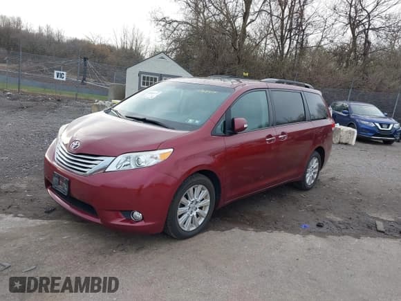 ✅ 2013 Toyota Sienna XLE • VIN: 5TDDK3DC1DS068215 • Lot: 41610737. Wystawiony na IAAI z przebiegiem 168 186 mil. Bezpłatny archiwum sprzedaży aukcyjnych z USA i szczegółowy raport historii pojazdu na DreamBid. Zdjęcie 2.