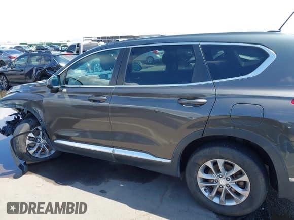 ✅ 2020 Hyundai Santa Fe SE • VIN: 5NMS23AD3LH156012 • Lot: 43082724. Wystawiony na IAAI z przebiegiem 96 771 mil. Bezpłatny archiwum sprzedaży aukcyjnych z USA i szczegółowy raport historii pojazdu na DreamBid. Zdjęcie 14.