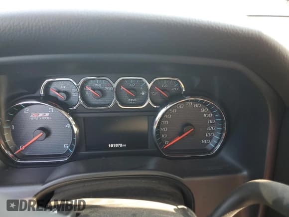 ✅ 2017 Chevrolet Silverado 2500HD LT • VIN: 1GC1KVEY5HF191496 • Lot: 67532715. Wystawiony na Copart z przebiegiem 181 972 mil. Bezpłatny archiwum sprzedaży aukcyjnych z USA i szczegółowy raport historii pojazdu na DreamBid. Zdjęcie 9.