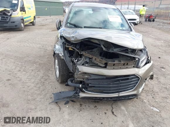 ✅ 2021 Chevrolet Trax LS • VIN: KL7CJKSB6MB313453 • Lot: 43713206. Listed on IAAI with 55,143 mi. Free auction sales archive from the USA and detailed vehicle history report at DreamBid. Image 6.