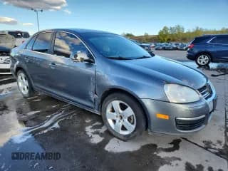 ✅ 2010 Volkswagen Jetta SE • VIN: 3VWRX7AJ1AM023771 • Lot: 84293585. Wystawiony na Copart z przebiegiem 245 443 mil. Bezpłatny archiwum sprzedaży aukcyjnych z USA i szczegółowy raport historii pojazdu na DreamBid. Zdjęcie 4.