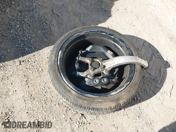 ✅ 2022 Lexus IS 350 F Sport • VIN: JTHGZ1B23N5057794 • Lot: 43565055. Listed on IAAI with 48,024 mi. Free auction sales archive from the USA and detailed vehicle history report at DreamBid. Image 12.