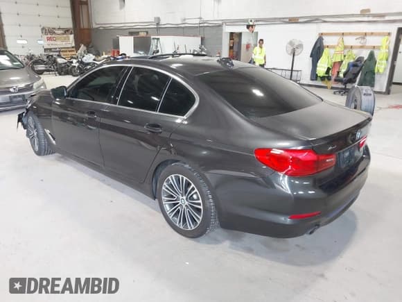 ✅ 2019 BMW 5 Series 530i xDrive • VIN: WBAJA7C52KWW09279 • Lot: 43015006. Listed on IAAI with 166,634 mi. Free auction sales archive from the USA and detailed vehicle history report at DreamBid. Image 3.