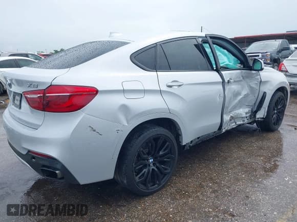✅ 2016 BMW X6 xDrive50i • VIN: 5UXKU6C51G0R34006 • Lot: 42675261. Wystawiony na IAAI z przebiegiem 111 793 mil. Bezpłatny archiwum sprzedaży aukcyjnych z USA i szczegółowy raport historii pojazdu na DreamBid. Zdjęcie 4.