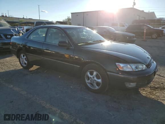 ✅ 1999 Lexus ES 300 • VIN: JT8BF28G8X5056834 • Lot: 89728125. Wystawiony na Copart z przebiegiem 155 844 mil. Bezpłatny archiwum sprzedaży aukcyjnych z USA i szczegółowy raport historii pojazdu na DreamBid. Zdjęcie 4.